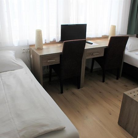 Hotel Ulmer Spatz Esterno foto