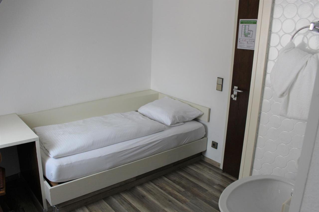Hotel Ulmer Spatz Esterno foto