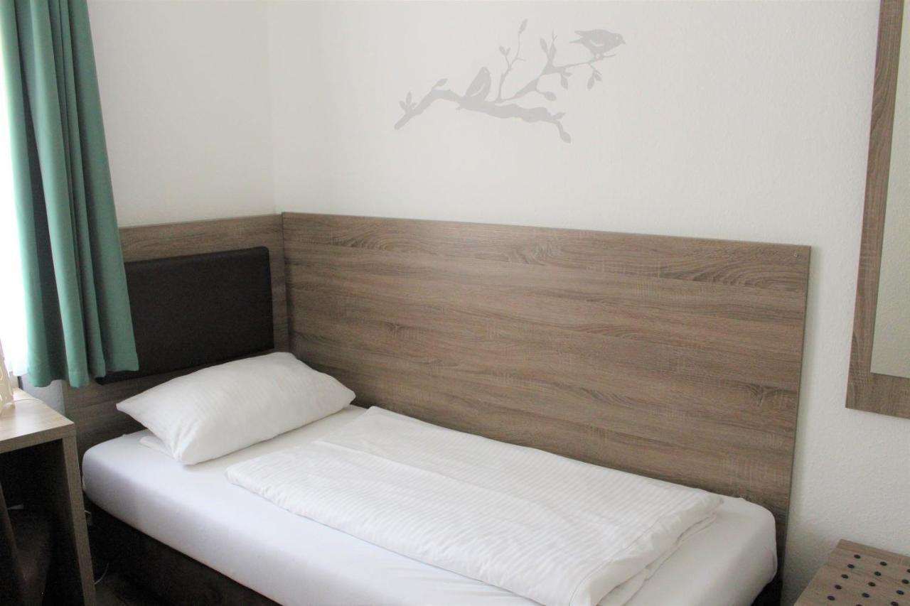 Hotel Ulmer Spatz Esterno foto